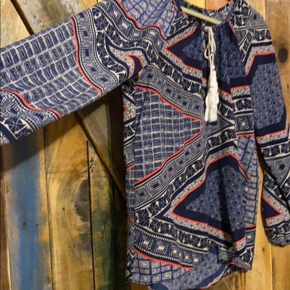 100% poly gorgeous tunic - Picture 3 of 4